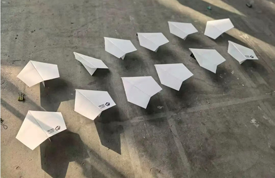 98.43m! 종이 한장으로 세계기록 세운 중국소년