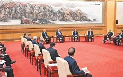 11일, 습근평, 왕호녕, 채기, 정설상이 북경 인민대회당에서 당외인사들과 한자리에 모여 새해를 맞이했다. 신화사 기자 리향