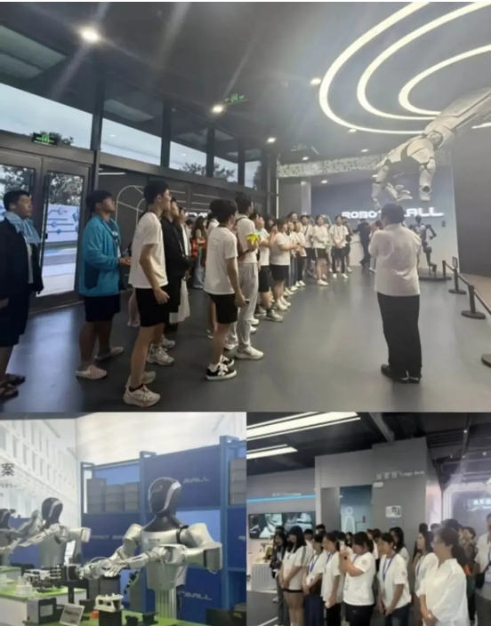로봇몰을 참관하고 있는 꿈나무들