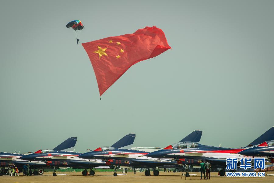 중국공군 주해항공전시회서 강대한 진용 선보여