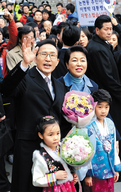 한국 리명박 전대통령 청와대와 작별