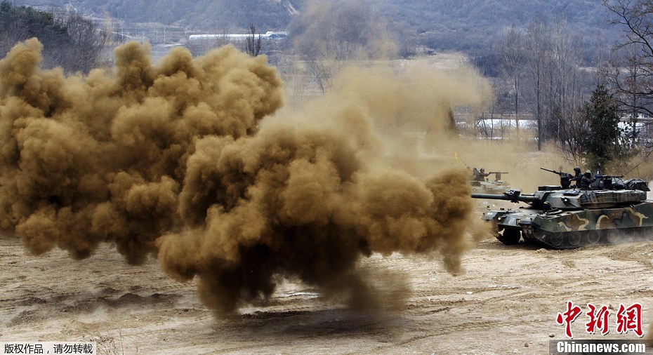 한국 장갑부대 화천에서 군사연습 진행