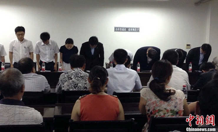 아시아나항공사 대표 강산중학교 학생 학부모들에게 허리굽혀 사과