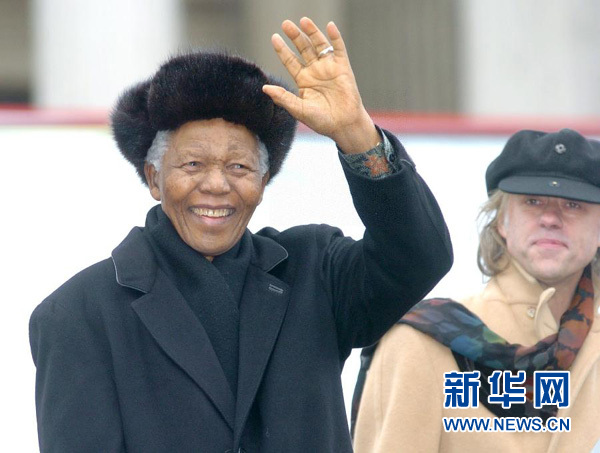 넬슨 만델라 전 남아공 대통령 95세 일기로 타계