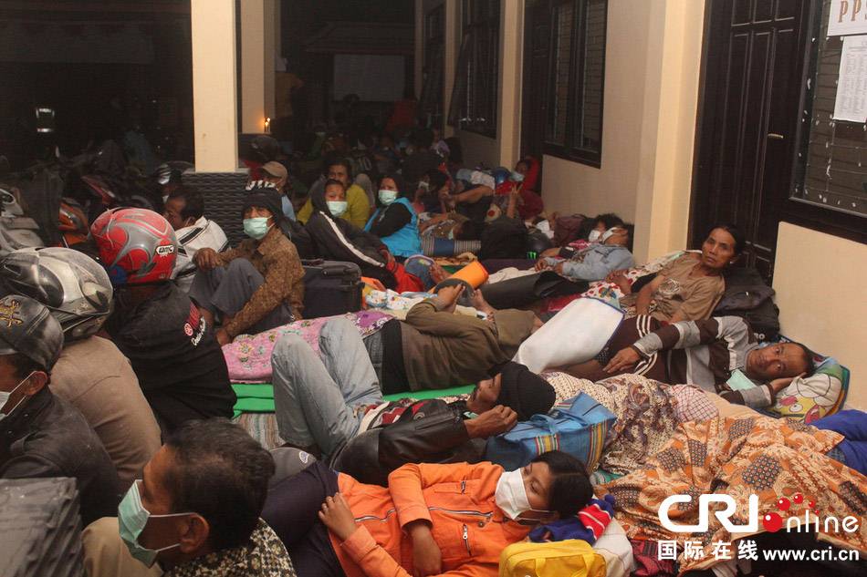 인도네시아 동자바 화산폭발로 수천명 주민 철수