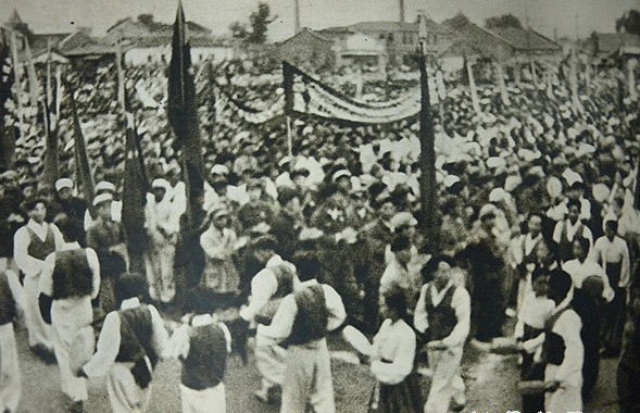 1952年9月3日，延边朝鲜族自治州成立庆祝大会现场。