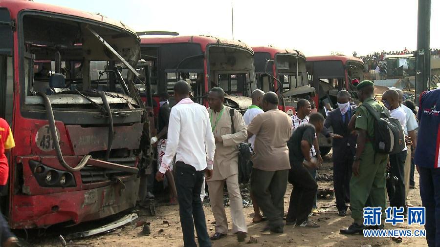 나이지리아 수도 한 정류장 폭발로 이미 71명 사망