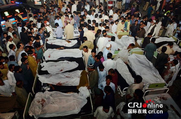 파키스탄 라호르, 자실식 습격으로 55명 사망