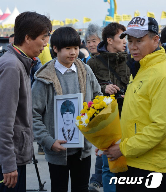 한국 각계, '세월호'침몰 1주년 기념활동 거행