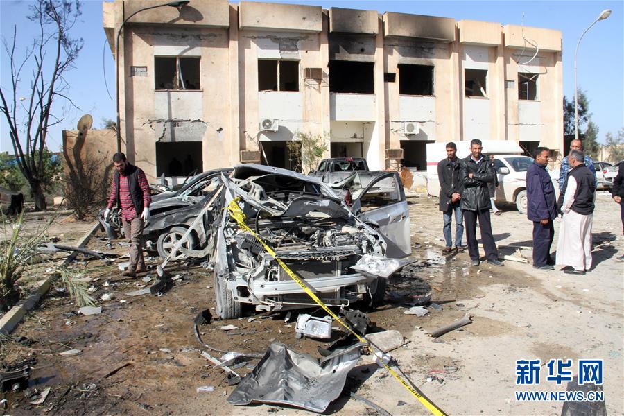 리비아 한 군영 습경으로 백여명이 사상