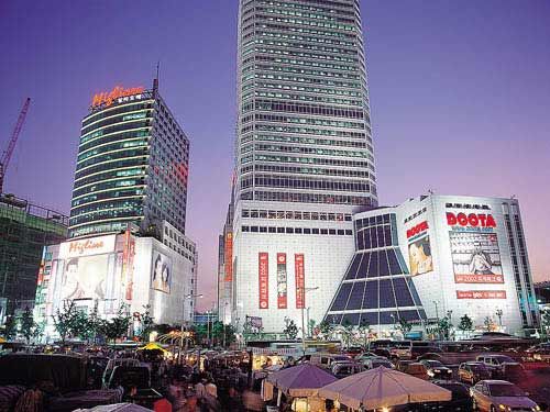 서울 동대문 8개 전통시장, 세계급 복장집산지역으로 변신