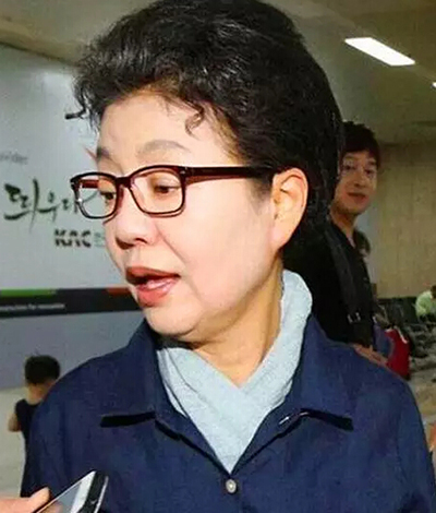 한국 검찰측, 사기죄혐의로 박근혜 동생 정식 조사