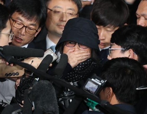 박근혜 '절친' 긴급체포, 청와대 수시 출입 의혹