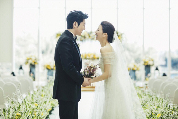 한국배우 류수영, 박하선 결혼
