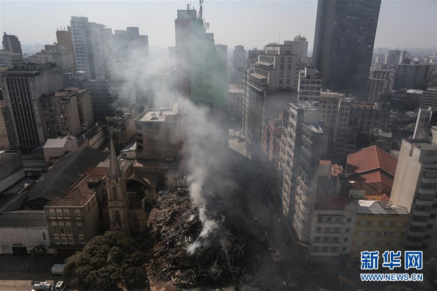 브라질 고층아빠트 화재로 붕괴, 1명 사망