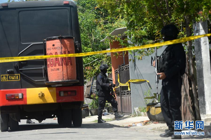 인도네시아 경찰, 수라바야 경찰국본부 습격사건 조사